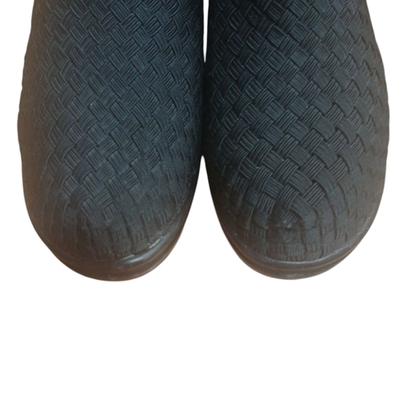 bernie mev Black Woven Textured Heels Women's Black Ankle Booties. Size 8 - Picture 3 of 12